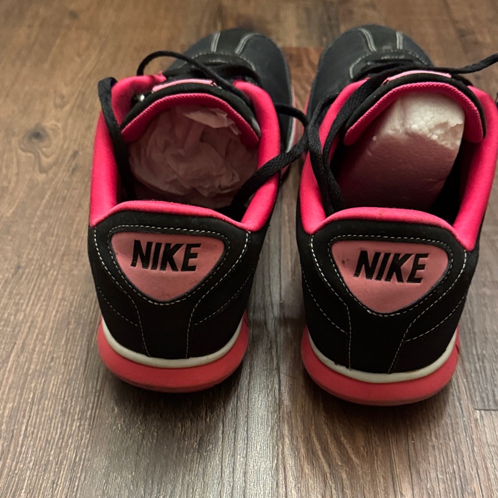 Nike Women's Black and Pink Athletic Sneakers - Picture 3 of 4